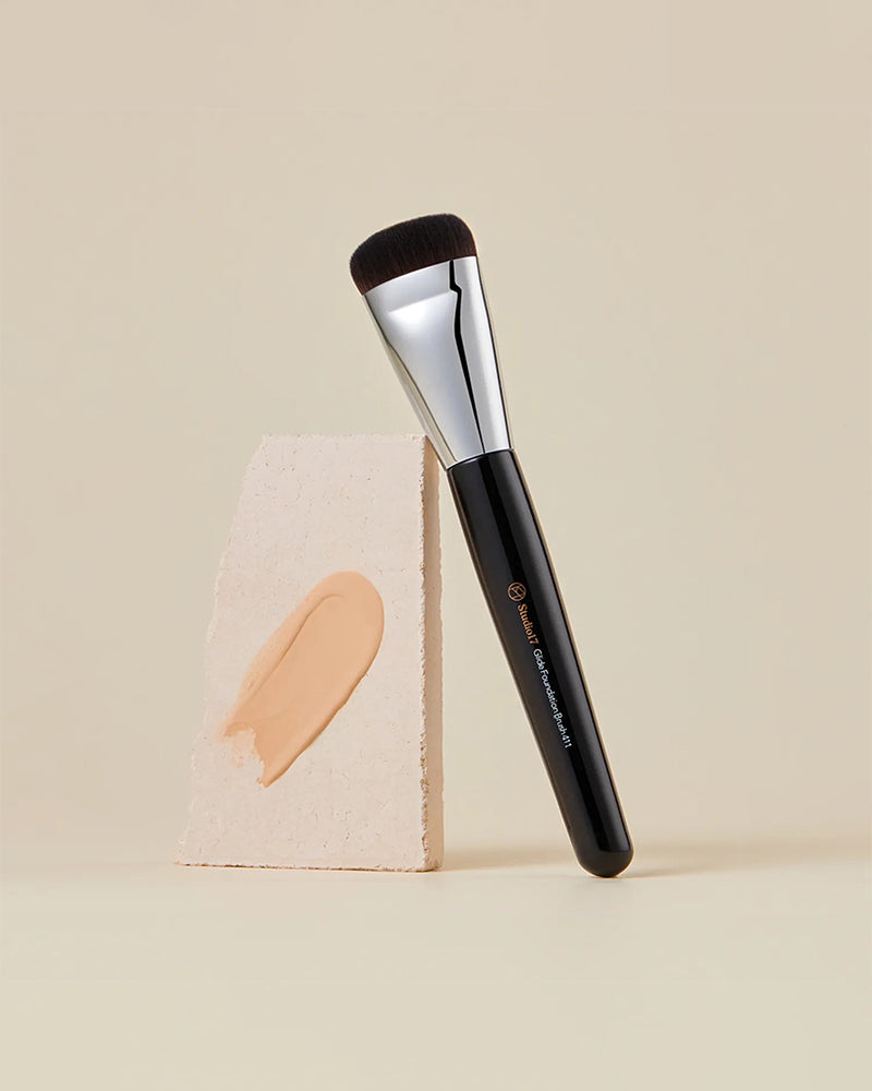 Studio 17 Glide Foundation Brush 411