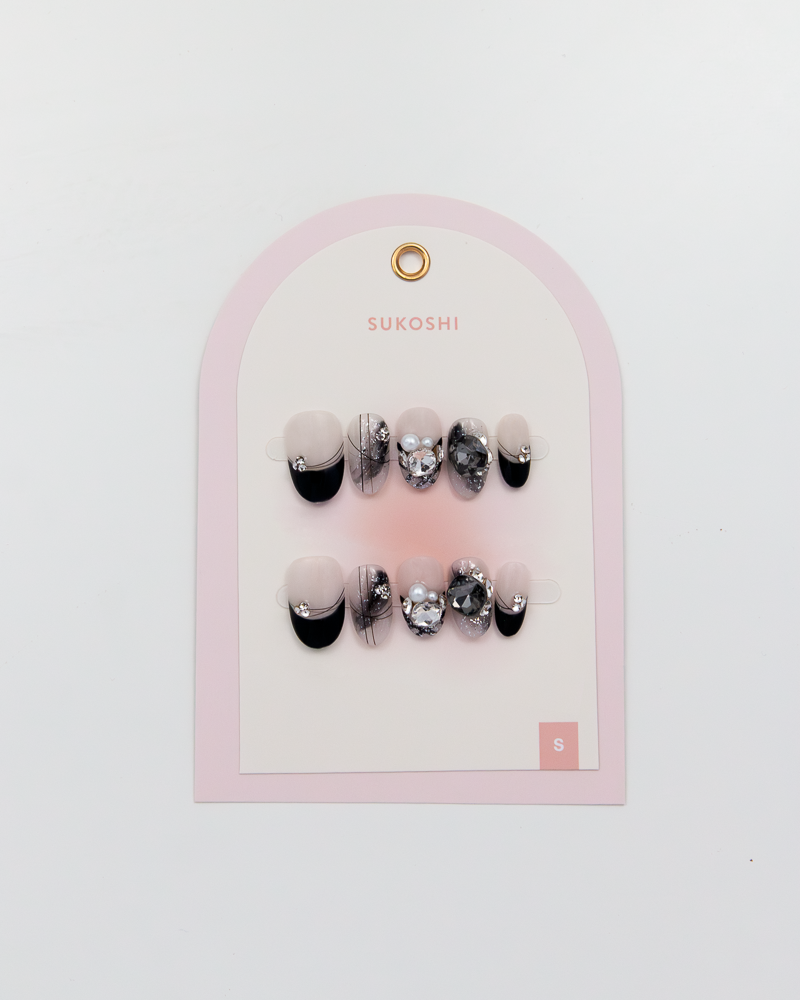 SUKOSHI Handmade Press-On Nails Black Swan