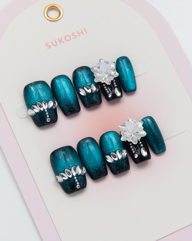 SUKOSHI Handmade Press-On Nails Teal Tiara