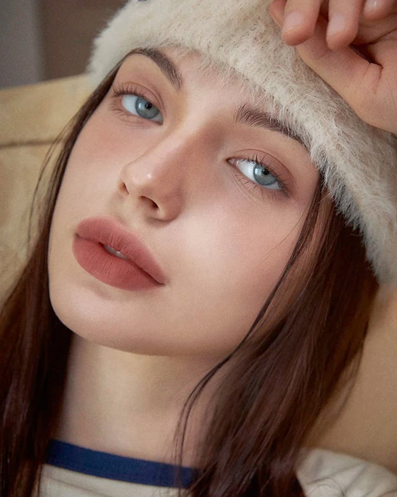 AOU Floofy Matte Balm