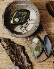 GIRLCULT Hallucination Eyeshadow Palette: Bencaogangmu