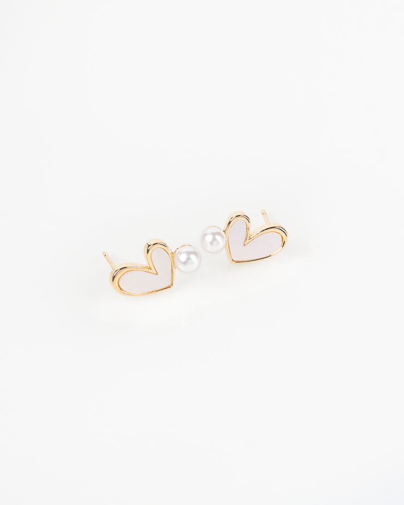 Boucles d'oreilles en forme de cœur avec perles de l'université de New York