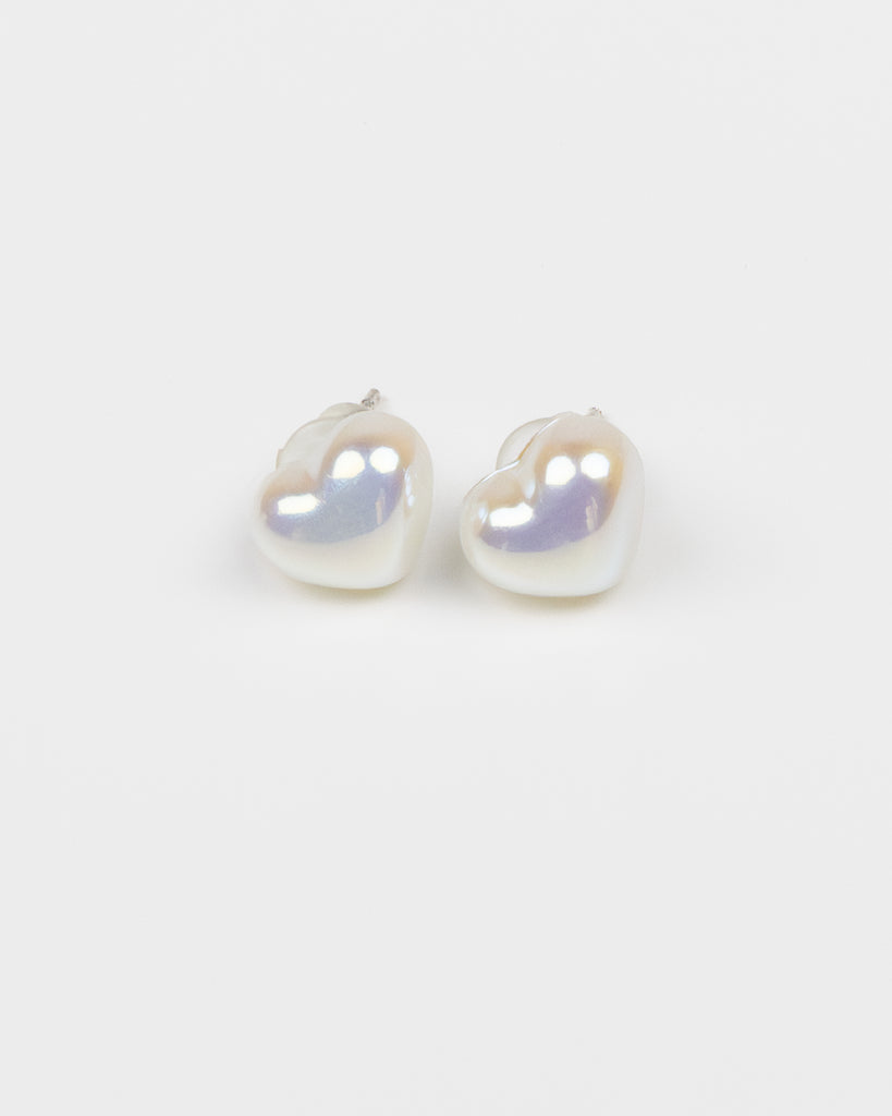 SUKOSHI Iridescent Petite Pearl Heart Studs