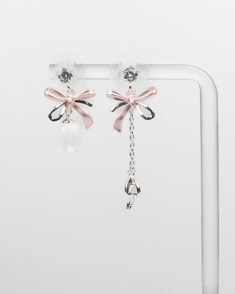 SUKOSHI Lily & Lace Asymmetric Bow Drop Earrings