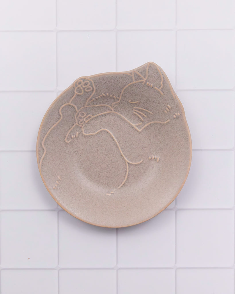 Petite assiette en porcelaine Yamagotouki Mino Ware, chat