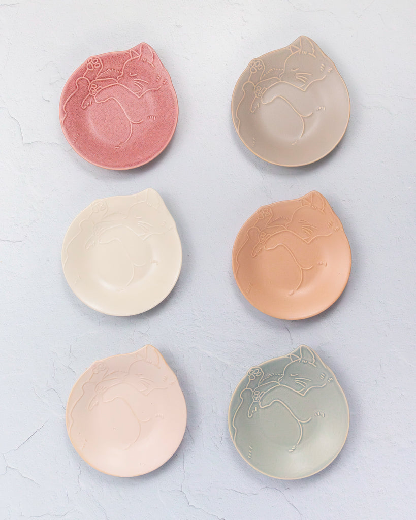 Petite assiette en porcelaine Yamagotouki Mino Ware, chat