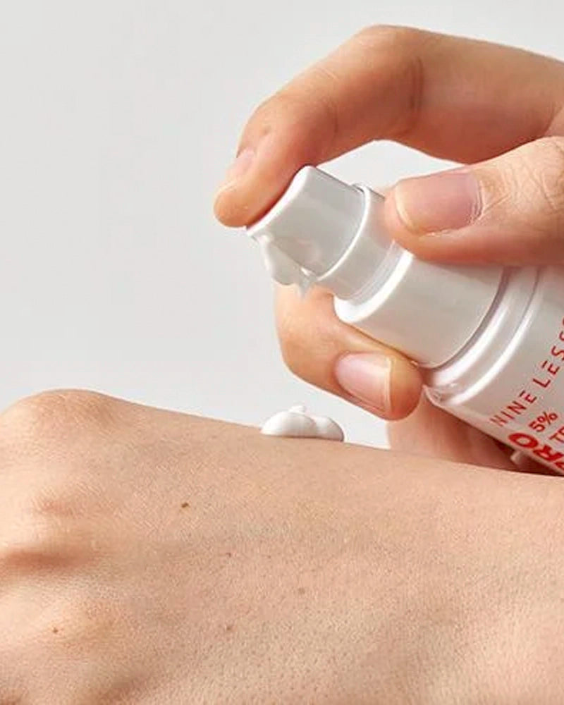 NINE LESS Mela-Pro Tranexamic Acid Serum