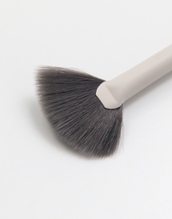 SUKOSHI Highlighter Fan Brush