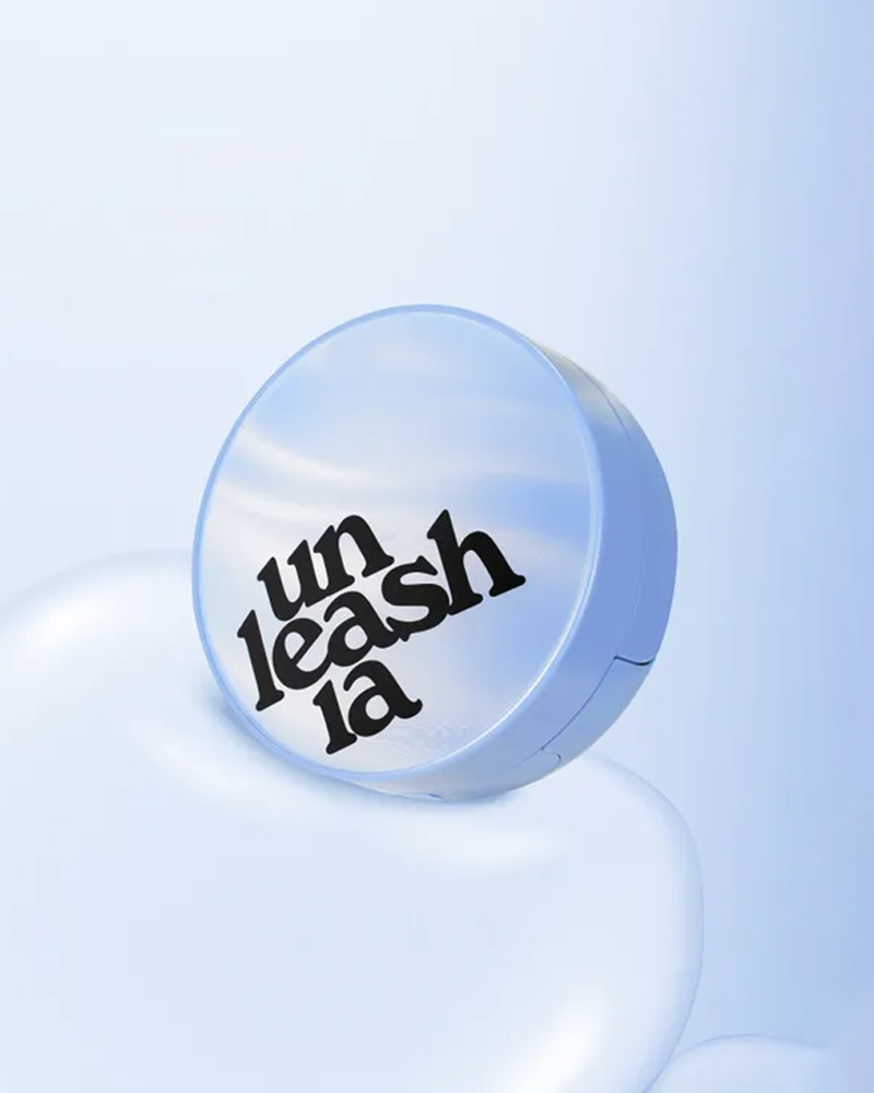 Housse de coussin bleu bébé Unleashia Babe Skin